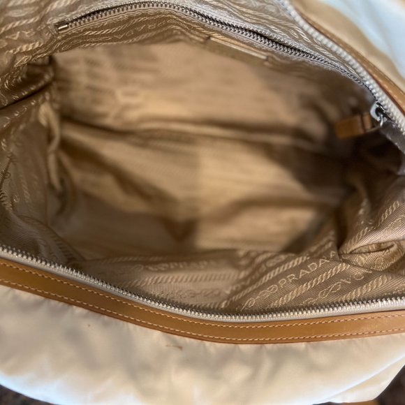 Authentic White Prada Shoulder Bag - Early 2000s - Picture 14 of 15